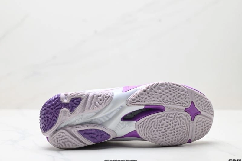 Modern Mizuno Shoes 2332