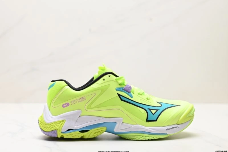 Mizuno Shoes Versatile 2330