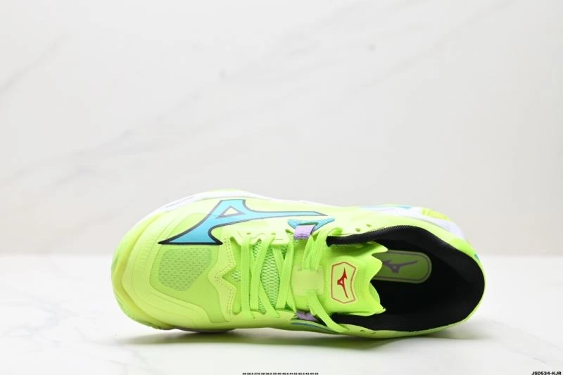 Mizuno Shoes Versatile 2330
