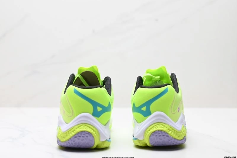 Mizuno Shoes Versatile 2330