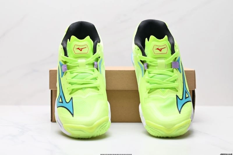 Mizuno Shoes Versatile 2330
