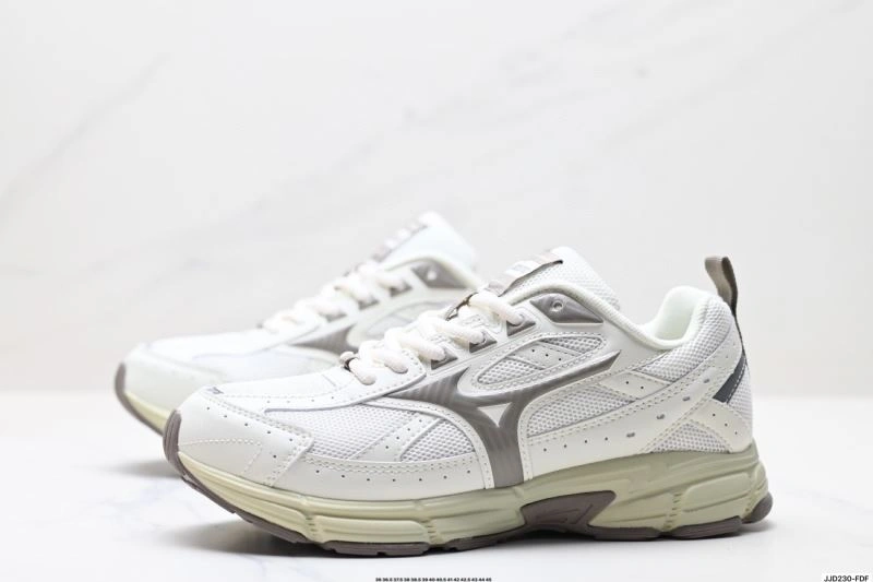 Compact Mizuno Shoes 2331