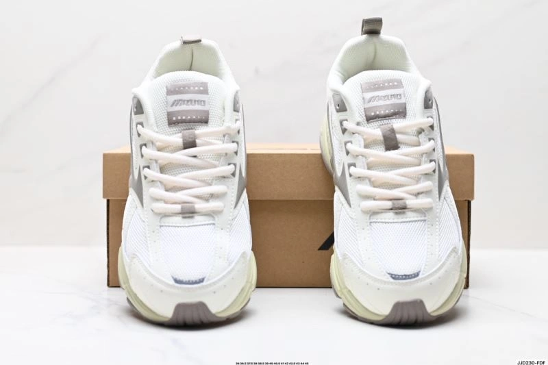 Compact Mizuno Shoes 2331