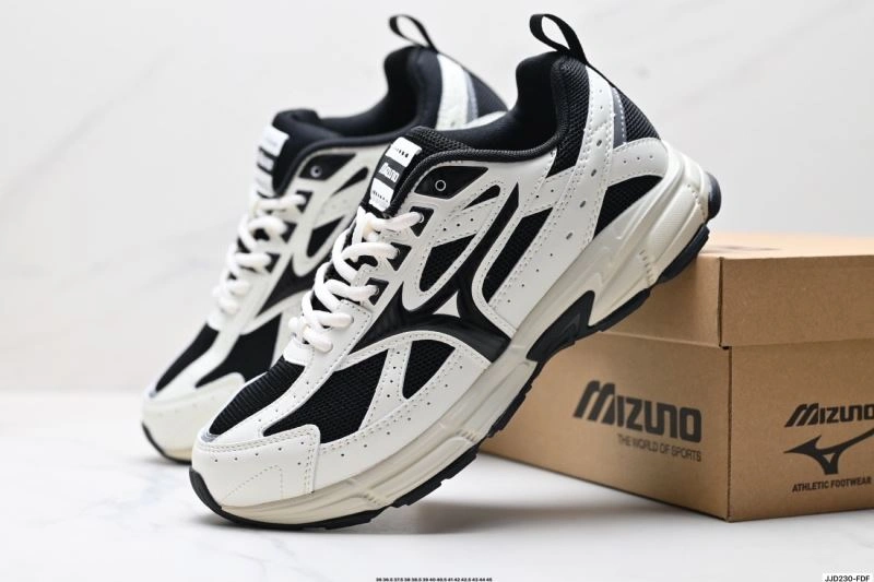 Durable Mizuno Shoes 2324