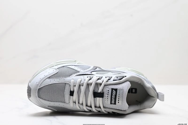 Mizuno Shoes WrinkleFree 2392