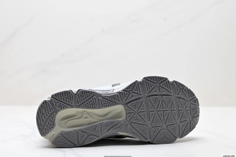 Mizuno Shoes WrinkleFree 2392