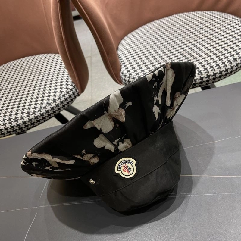 Moncler Caps Soft 257455