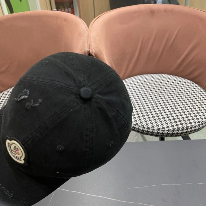 Moncler Caps UrbanChic 257404