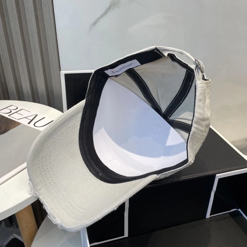 Moncler Caps Comfortable 257399