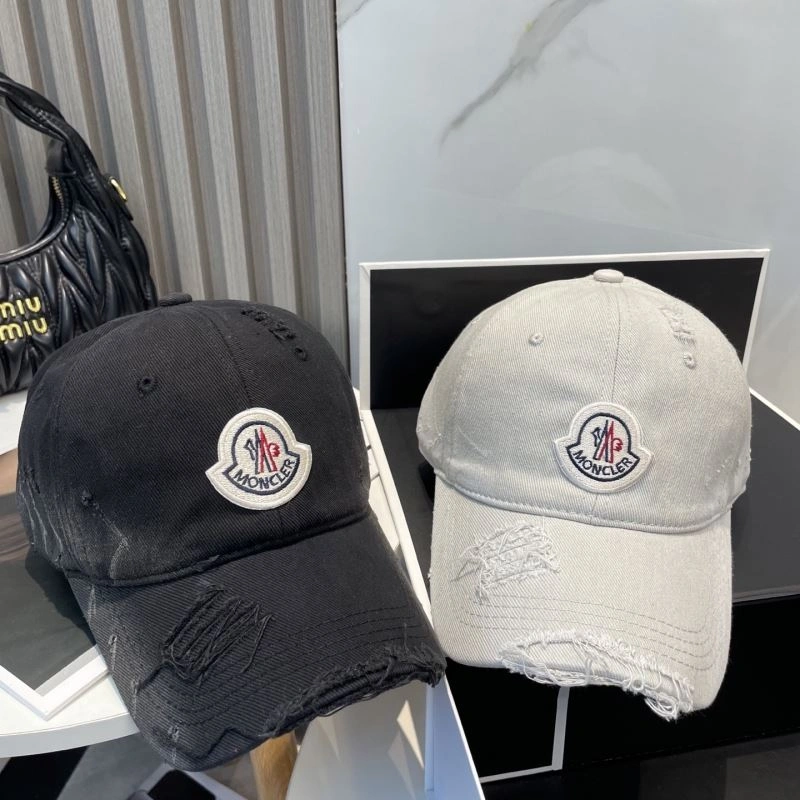 Moncler Caps Comfortable 257399