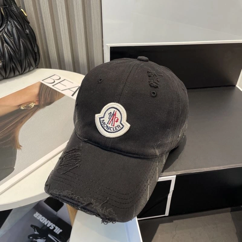 Moncler Caps Comfortable 257399