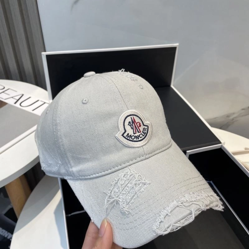 Moncler Caps Comfortable 257399