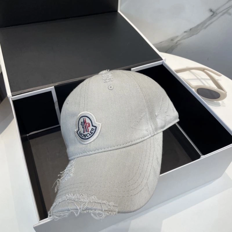 Moncler Caps Comfortable 257399