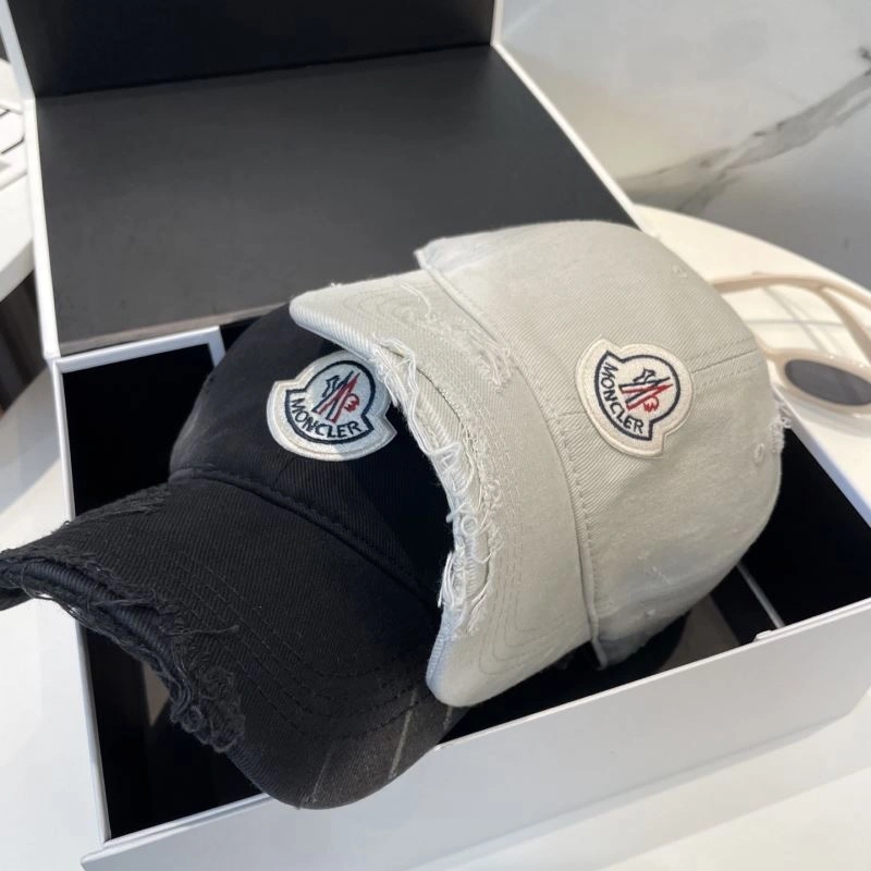 Moncler Caps Comfortable 257399