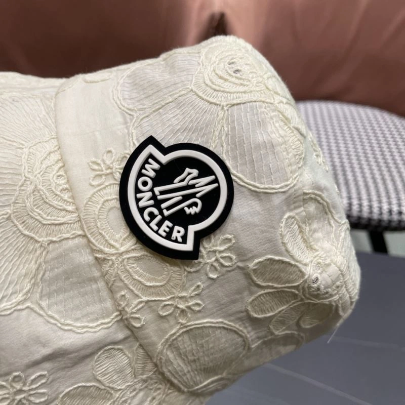 Durable Moncler Caps 257391