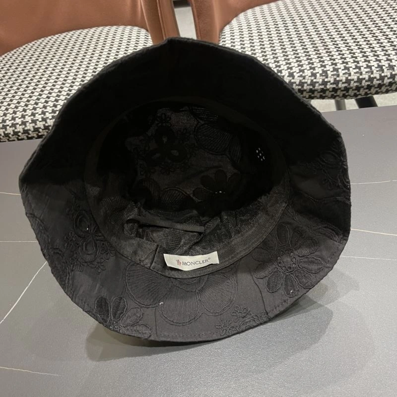 Moncler Caps Sophisticated 257410