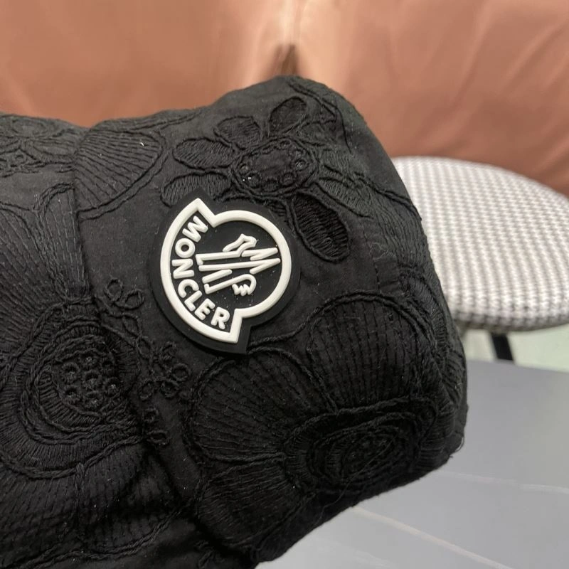 Moncler Caps Sophisticated 257410