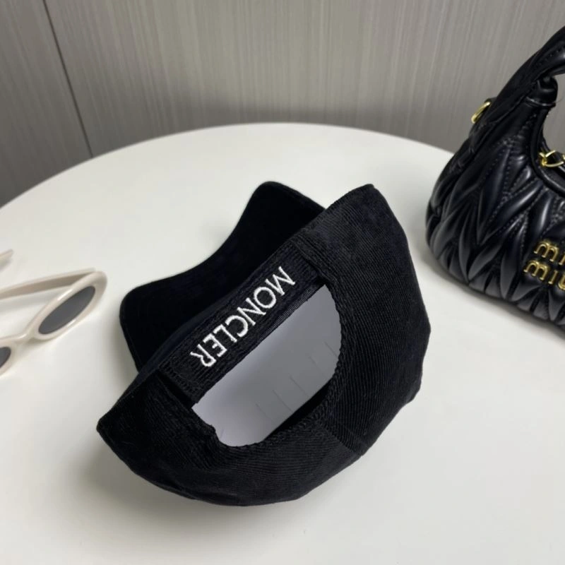 Moncler Caps Flexible 257380