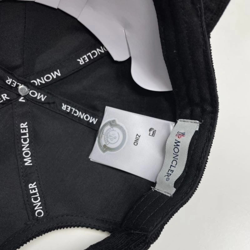 Moncler Caps Flexible 257380