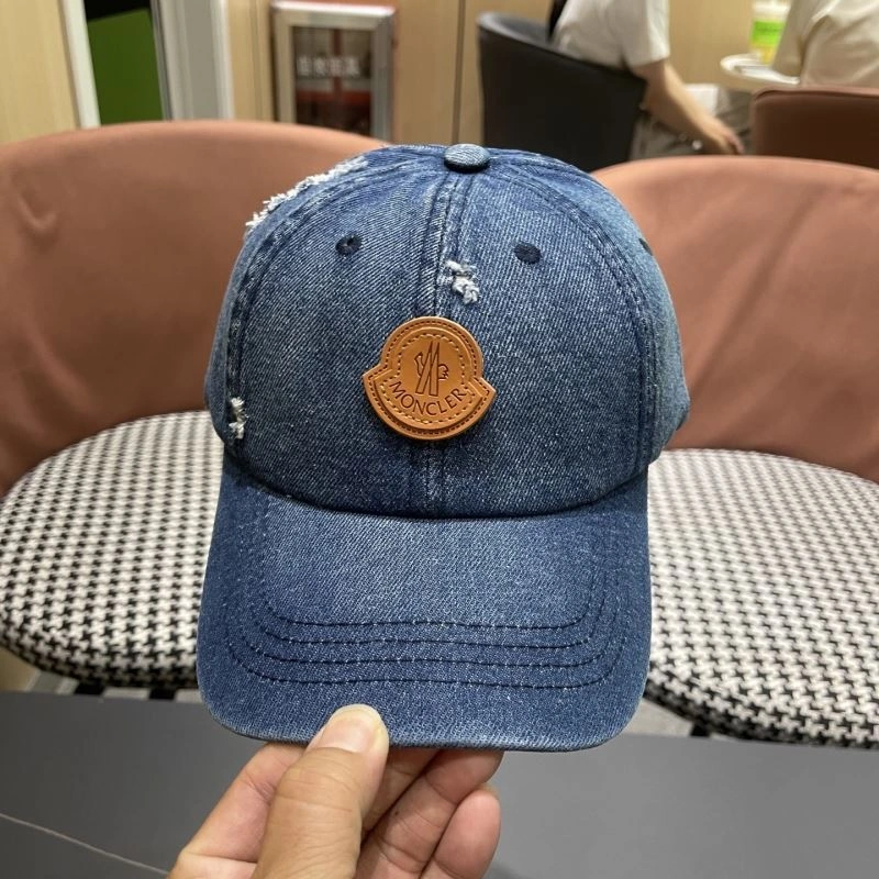 Moncler Caps Comfortable 257375