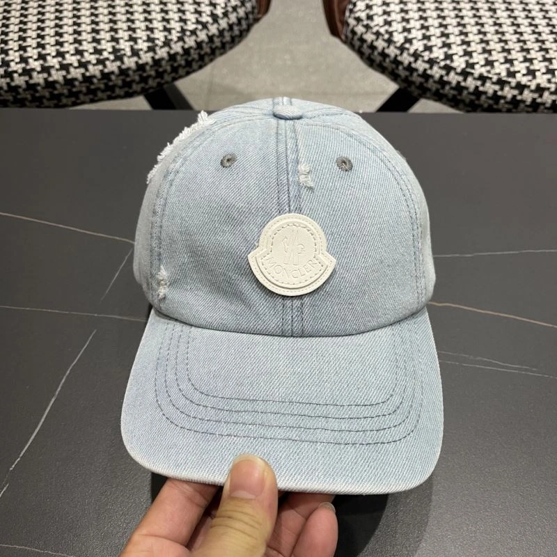Compact Moncler Caps 257360