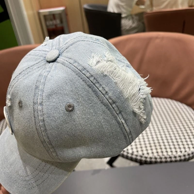Compact Moncler Caps 257360