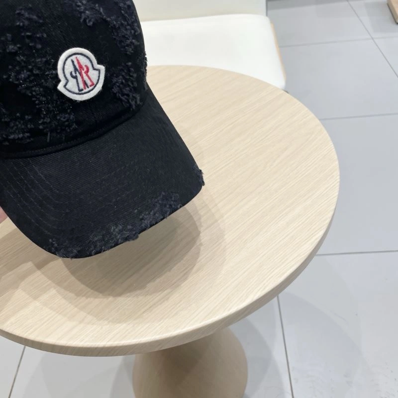 Moncler Caps Reliable 261652