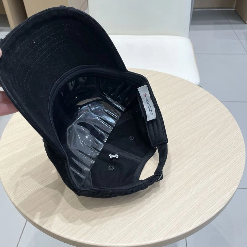 Moncler Caps Reliable 261652