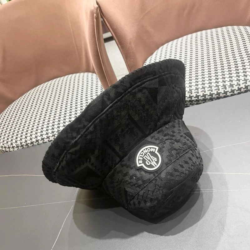 Moncler Caps Vibrant 261636