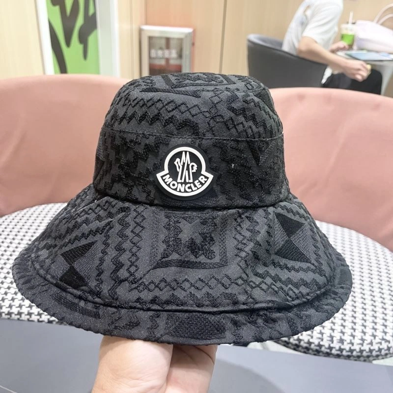 Moncler Caps Vibrant 261636