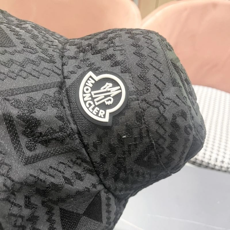 Moncler Caps Vibrant 261636