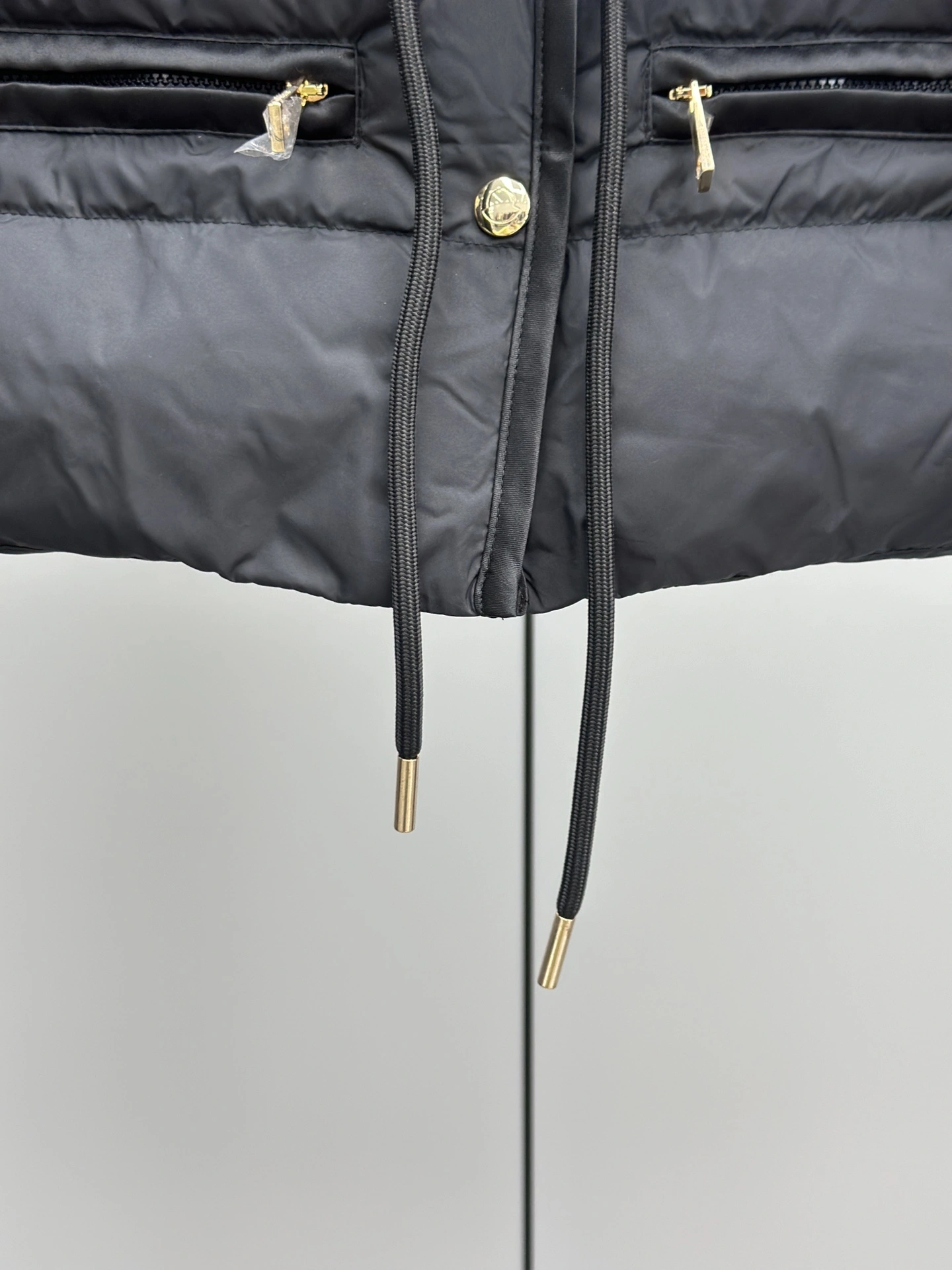 Moncler Down Jackets Snug 146704
