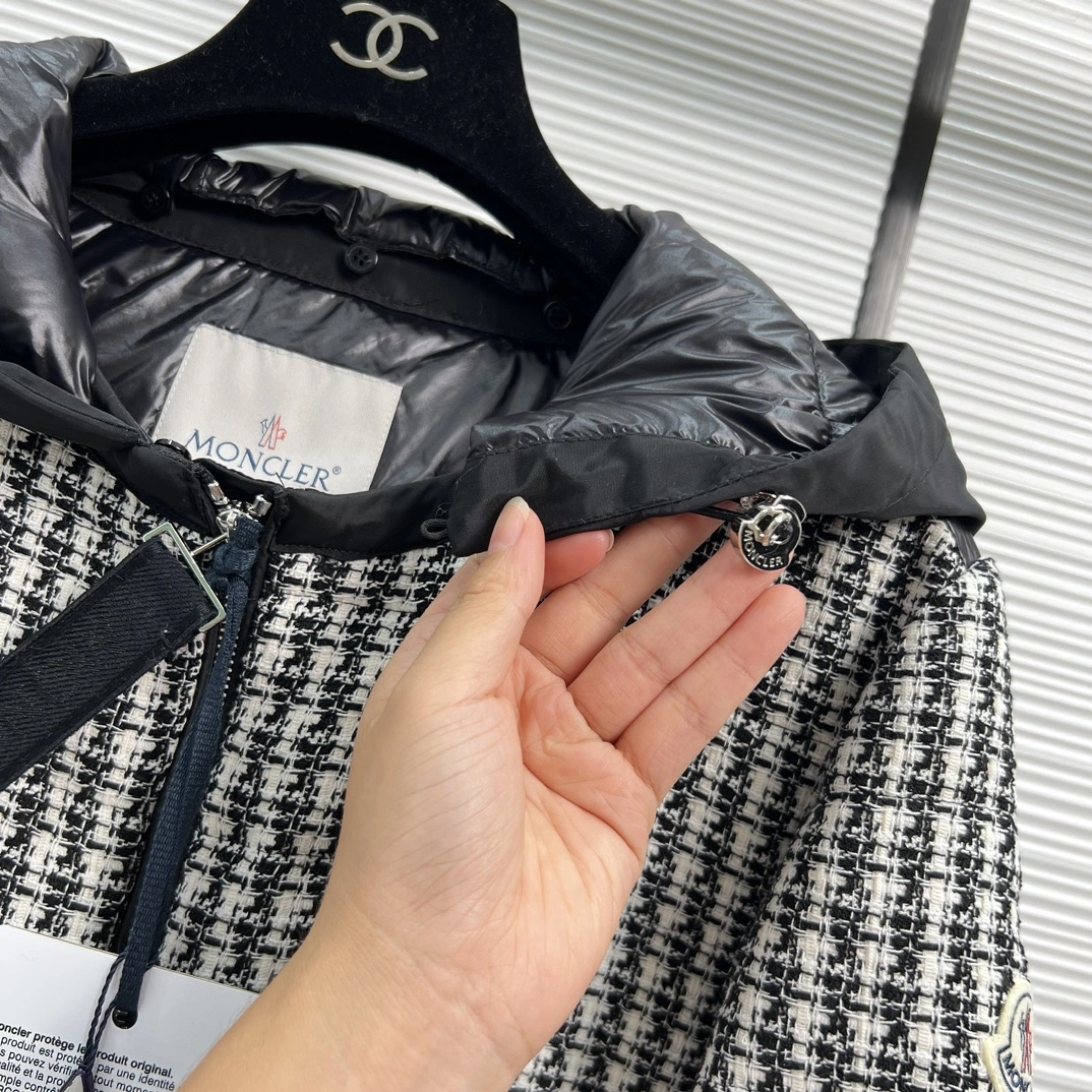 Moncler Down Jackets Original 146703