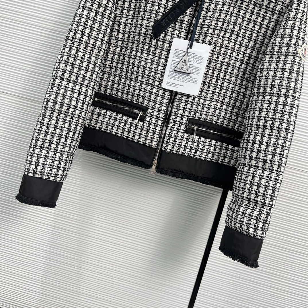 Moncler Down Jackets Original 146703