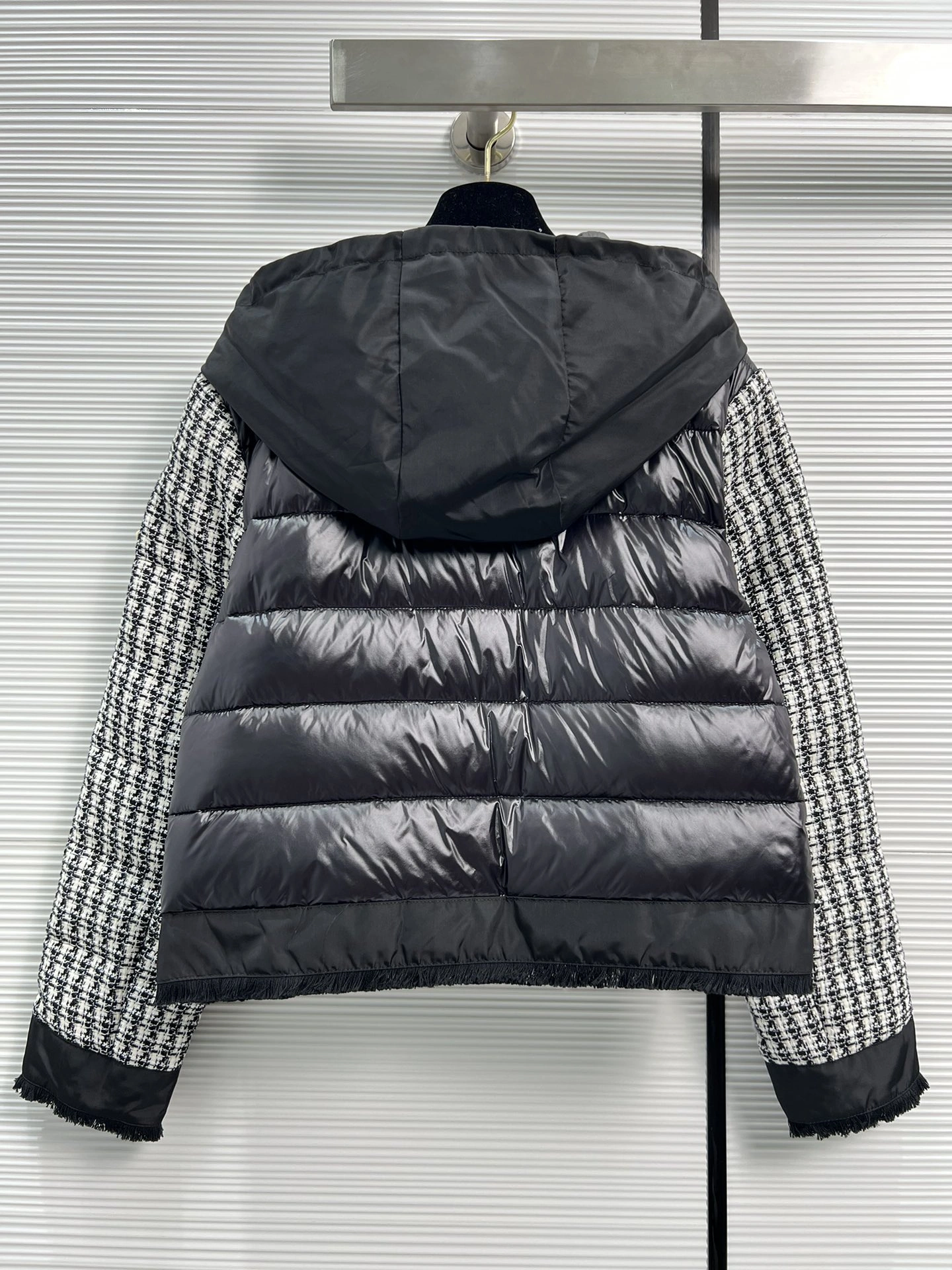 Moncler Down Jackets Original 146703