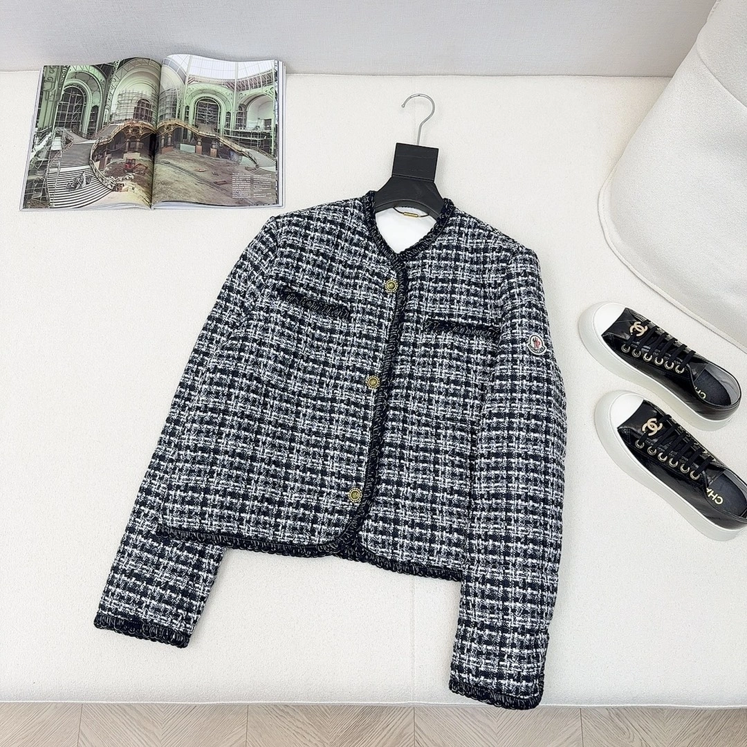 Moncler Down Jackets Modern 146689