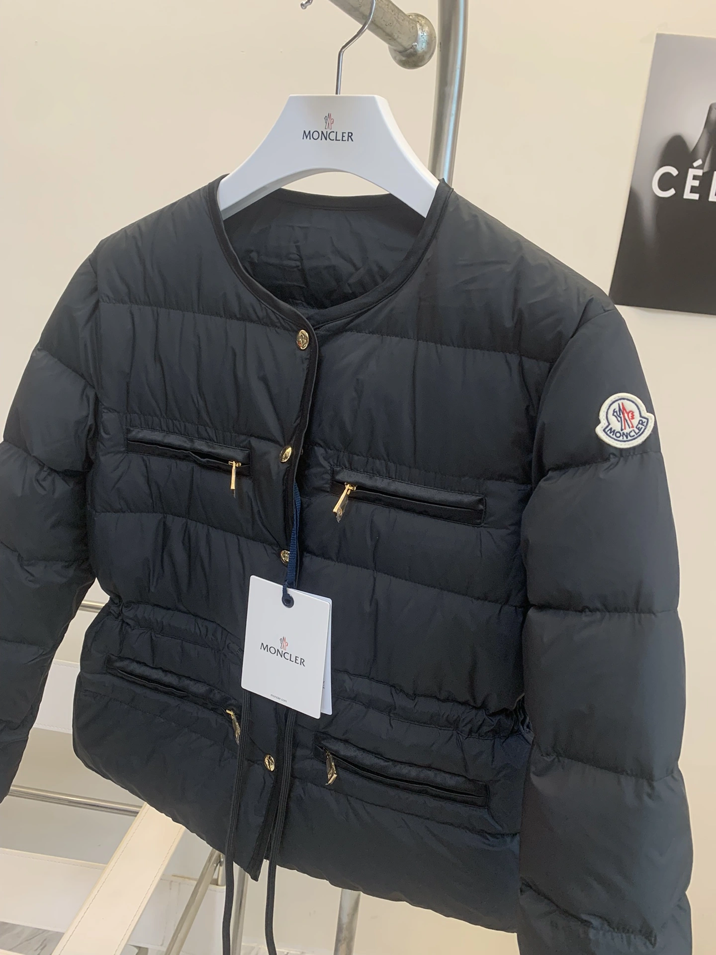 Moncler Down Jackets Versatile 146691