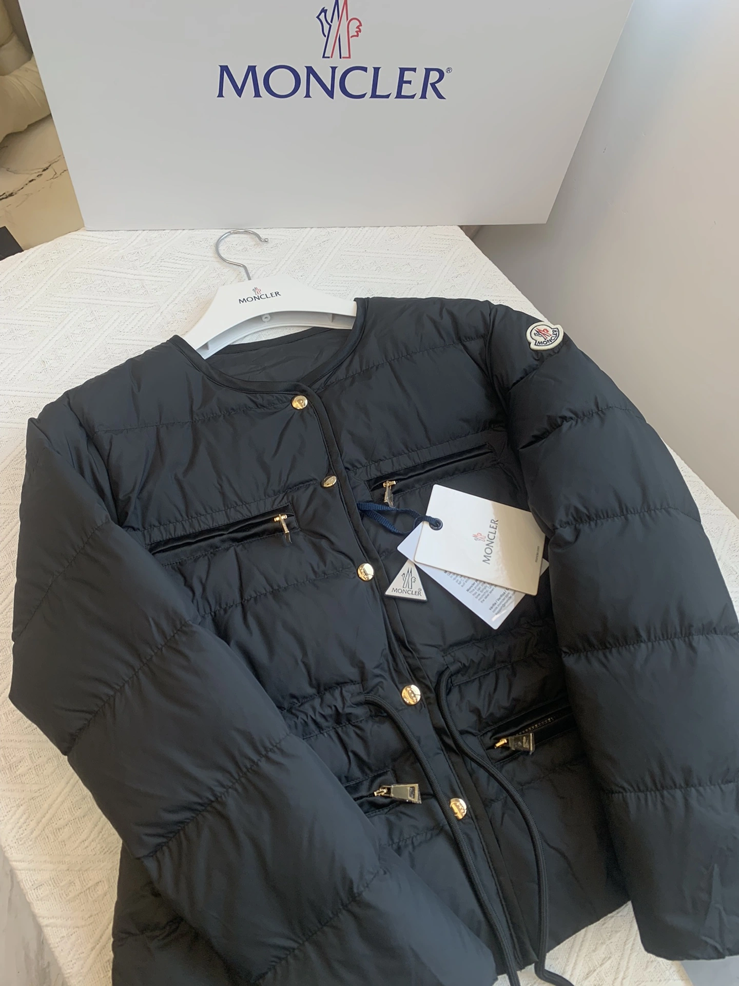 Moncler Down Jackets Versatile 146691