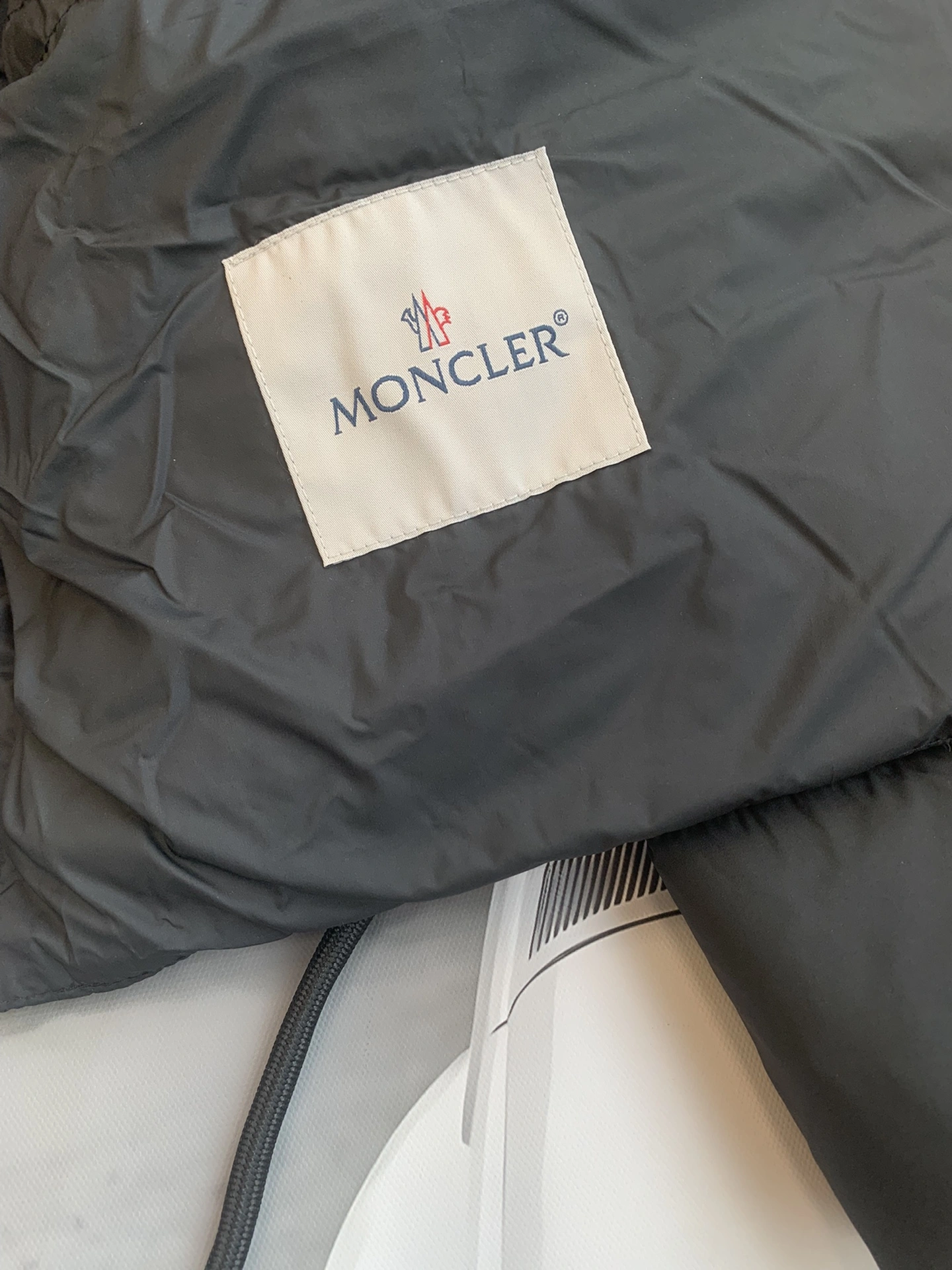 Moncler Down Jackets Versatile 146691