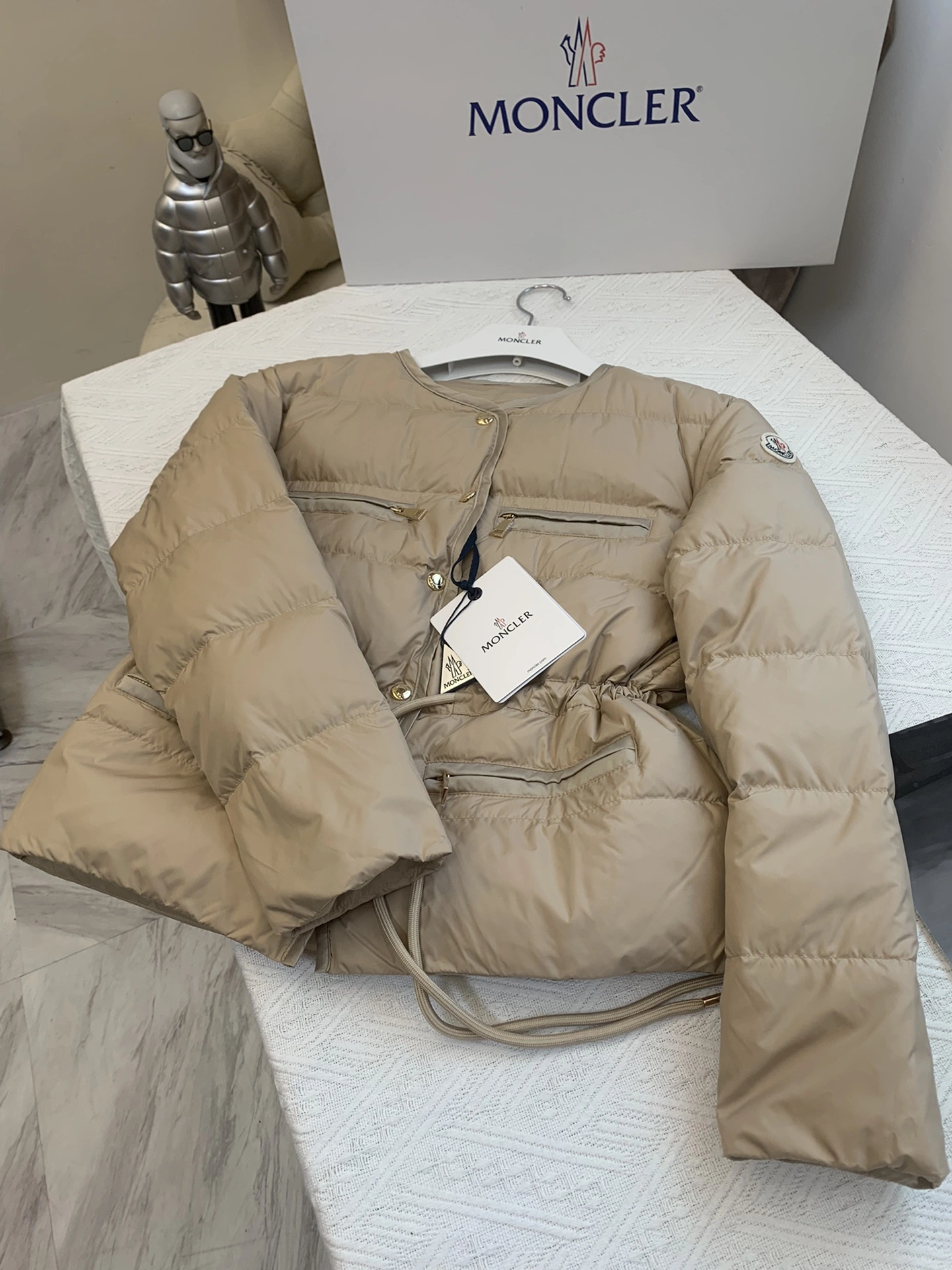 Premium Moncler Down Jackets 146688