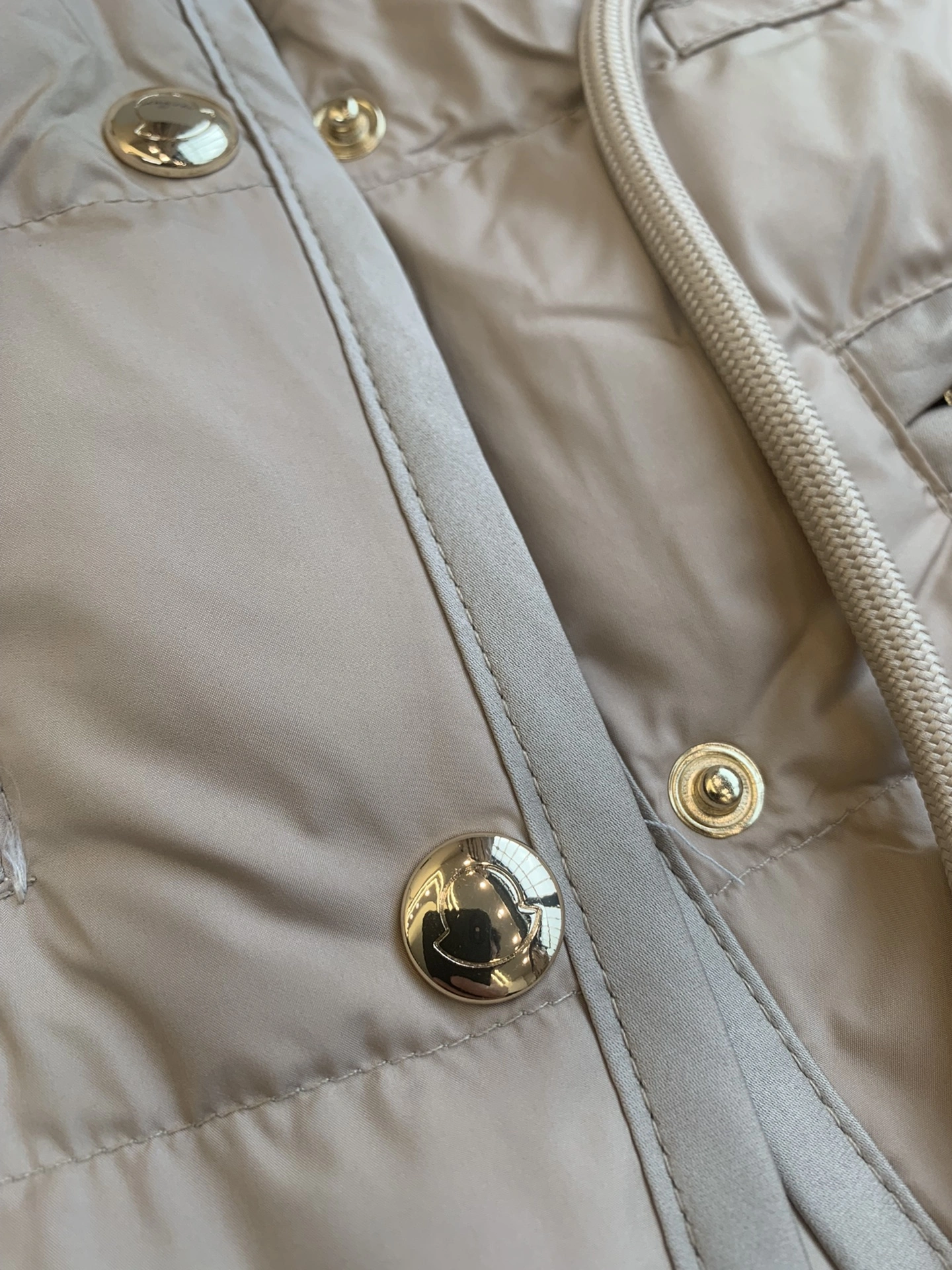 Premium Moncler Down Jackets 146688