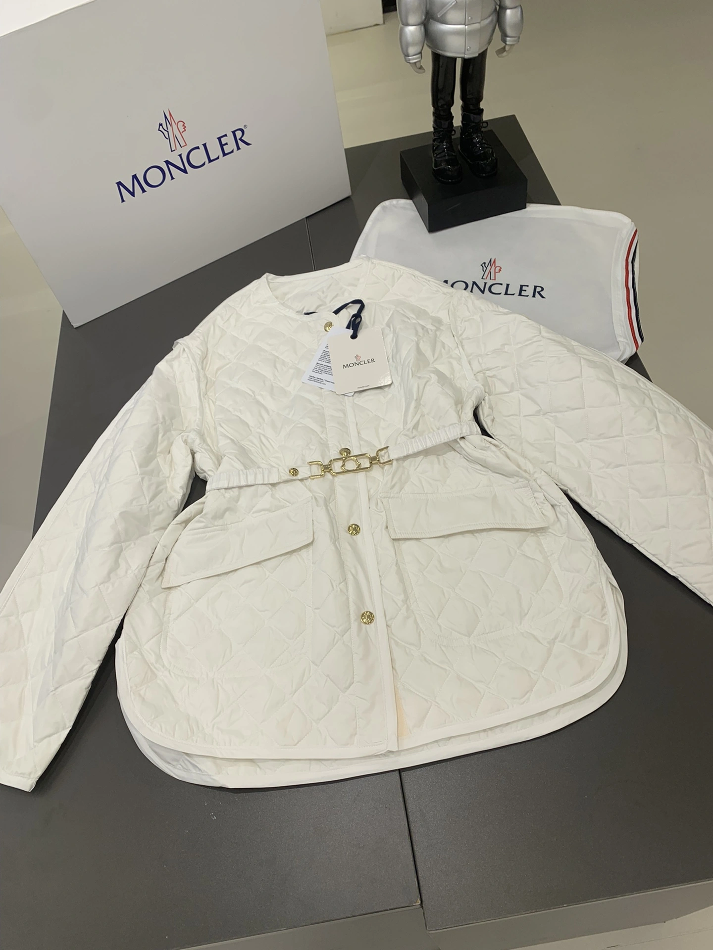 Supportive Moncler Down Jackets 146686