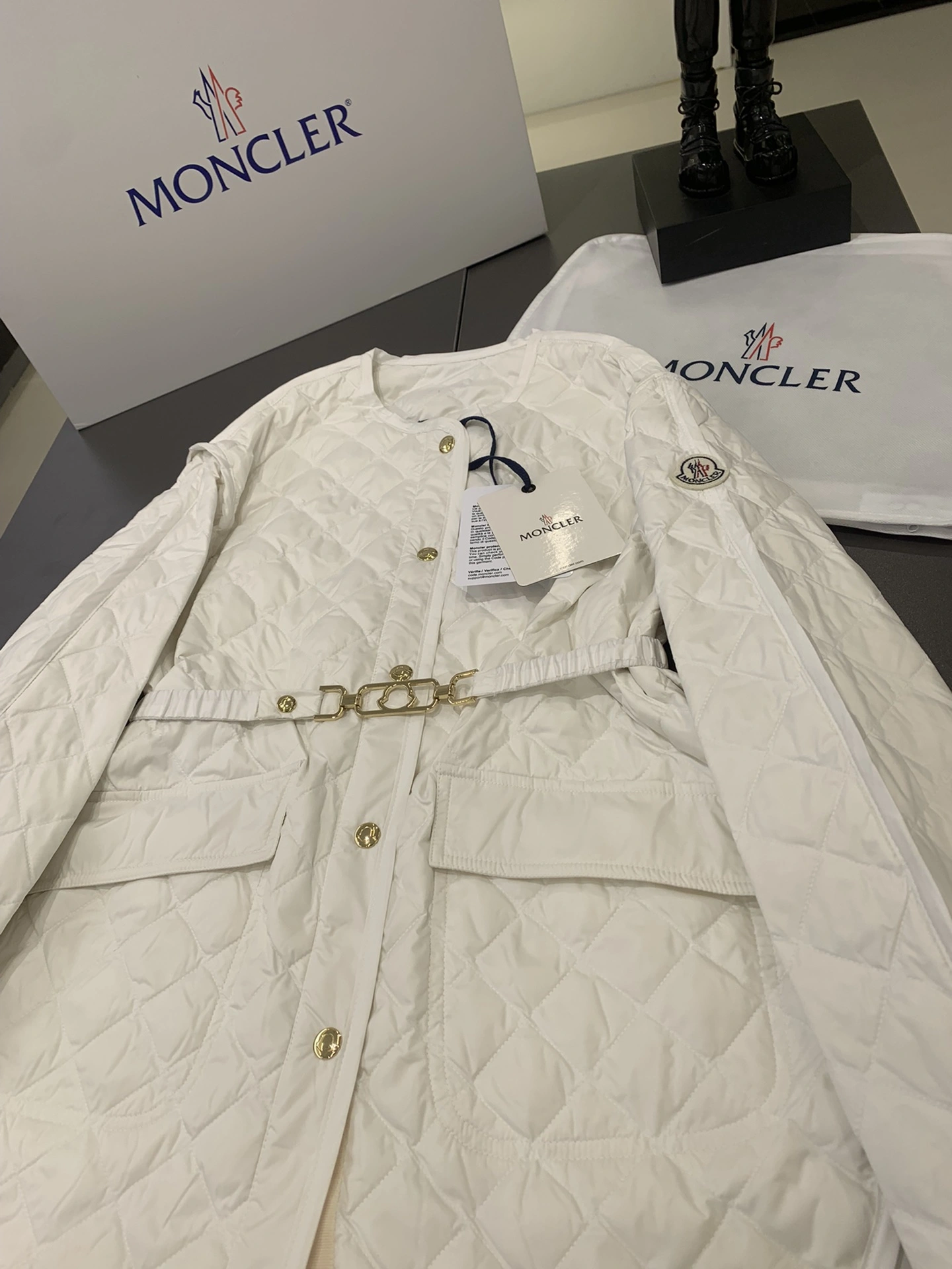 Supportive Moncler Down Jackets 146686