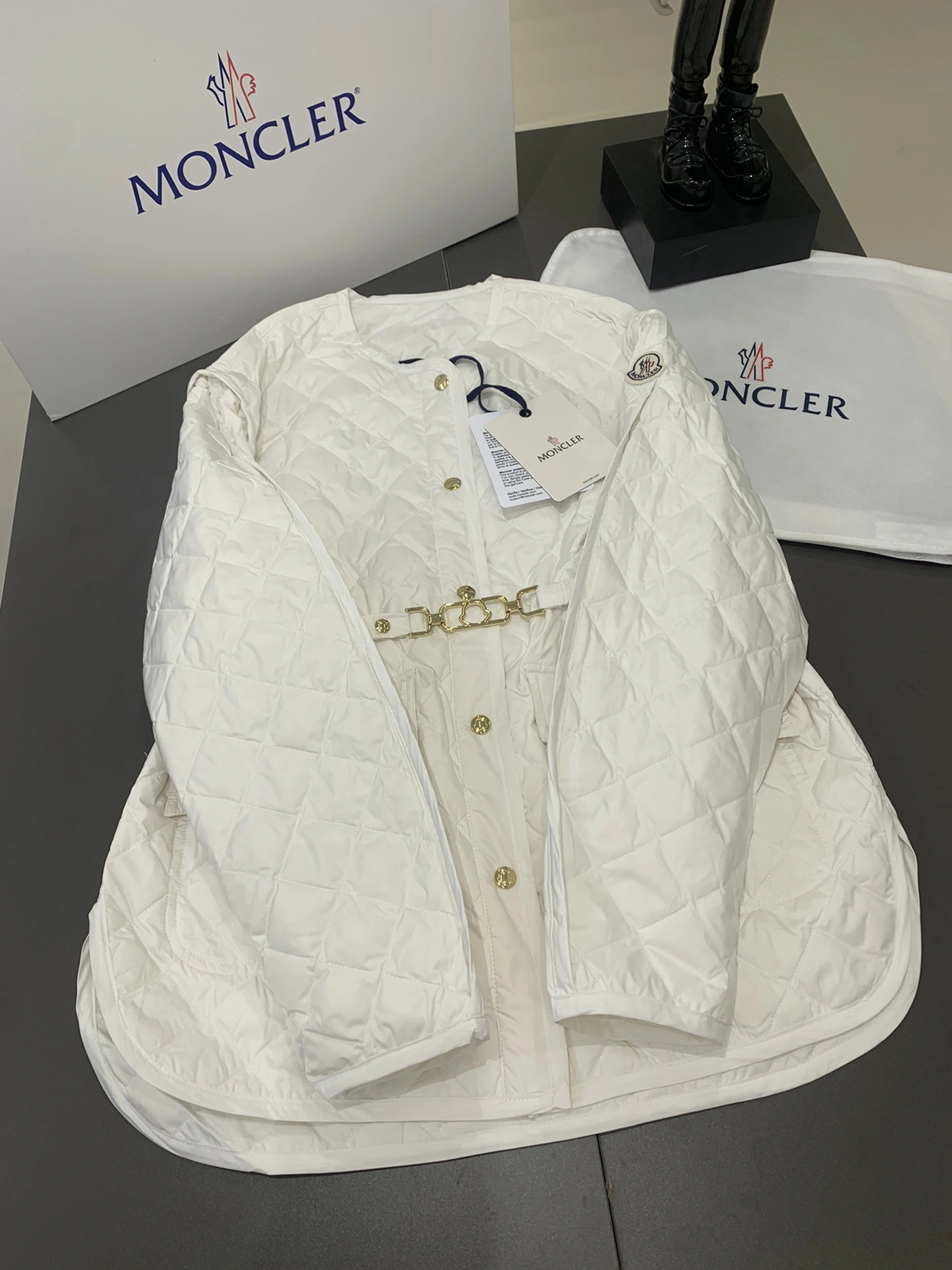 Supportive Moncler Down Jackets 146686