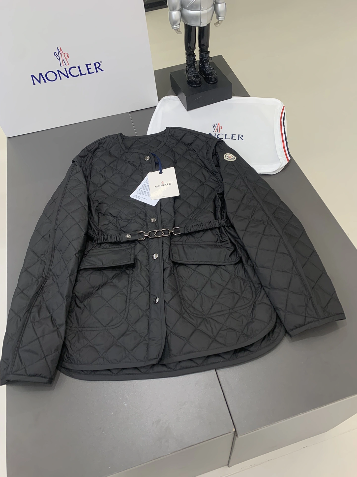 Moncler Down Jackets Popular 146685