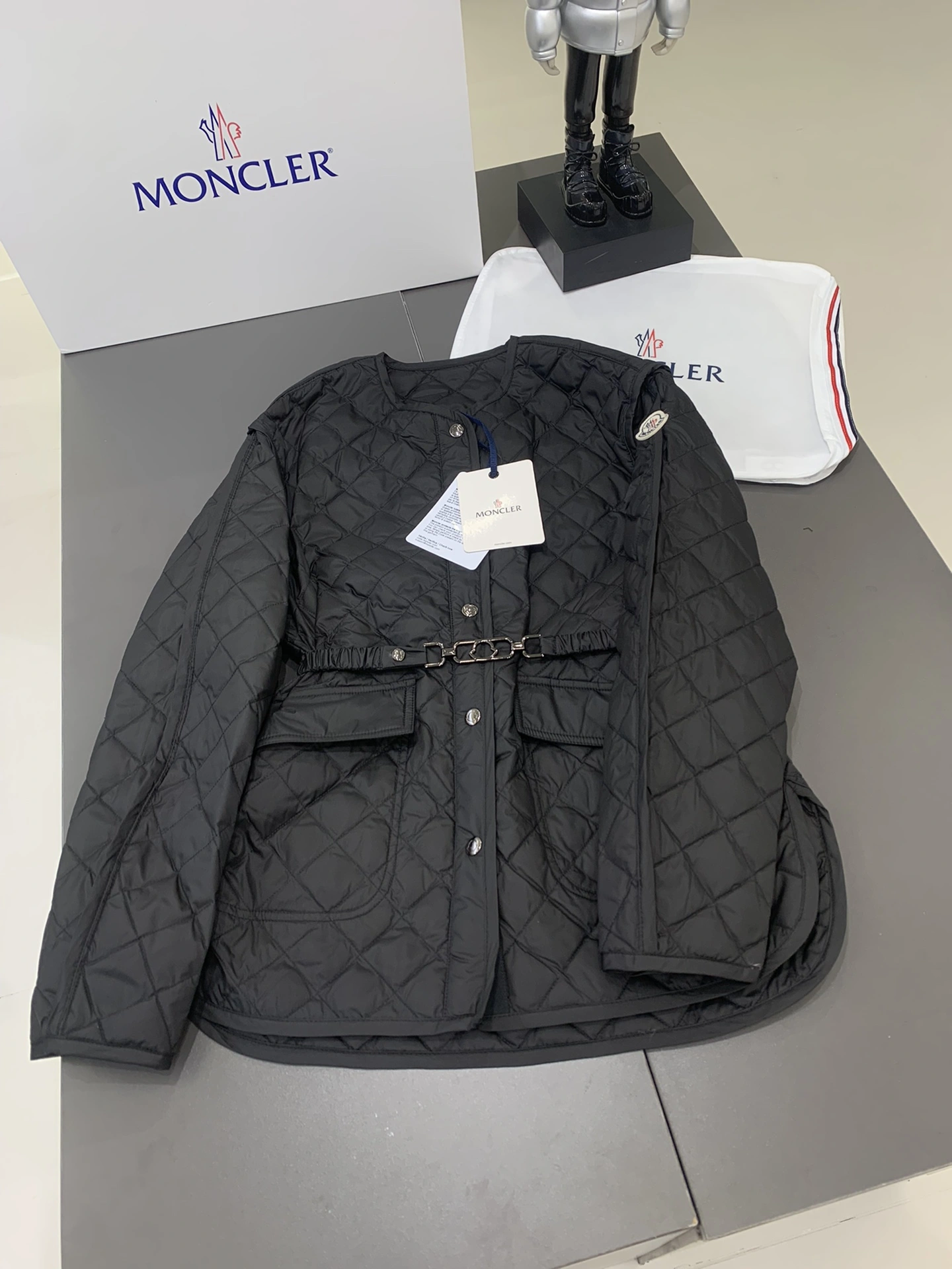 Moncler Down Jackets Popular 146685