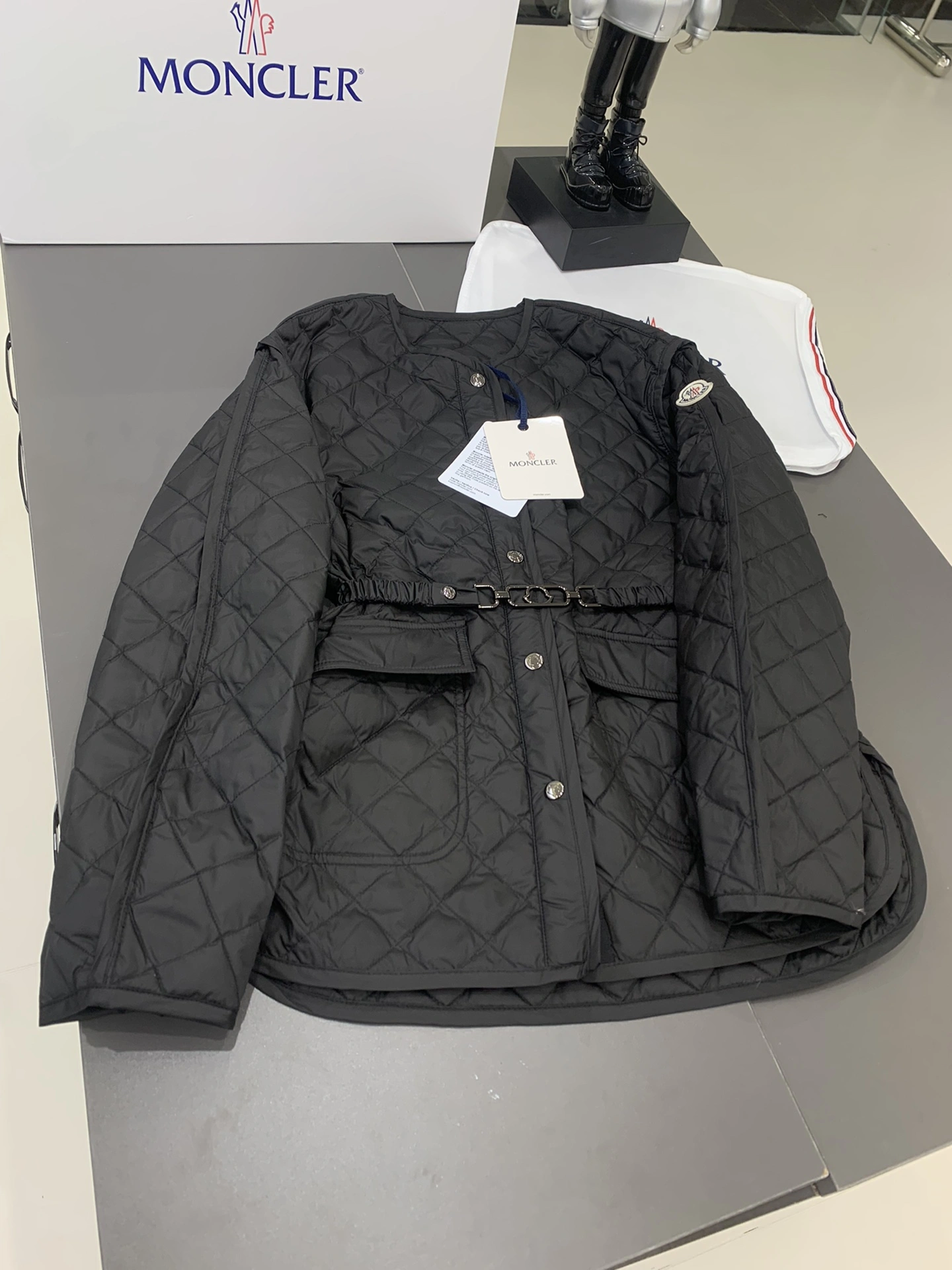 Moncler Down Jackets Popular 146685