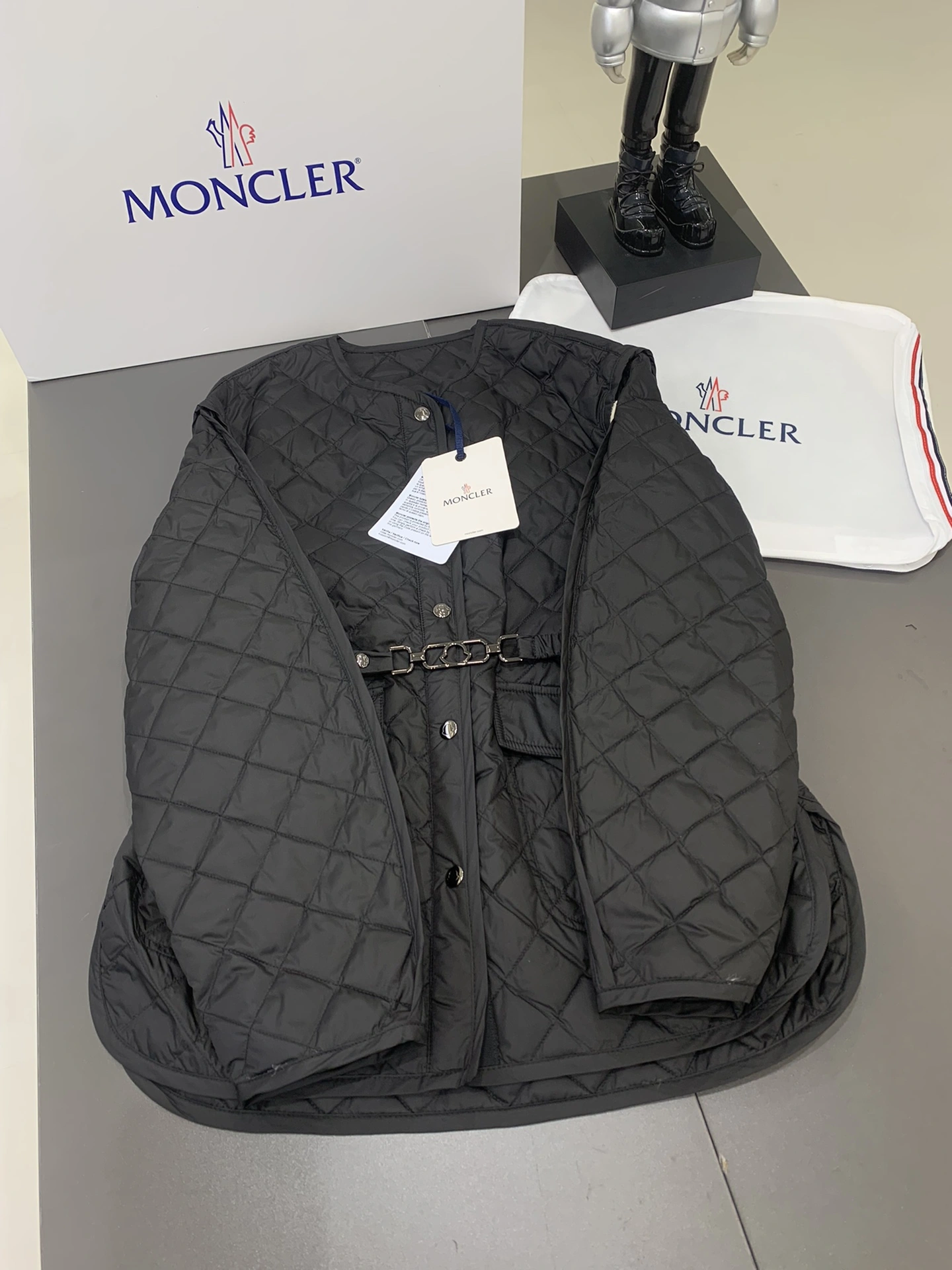 Moncler Down Jackets Popular 146685