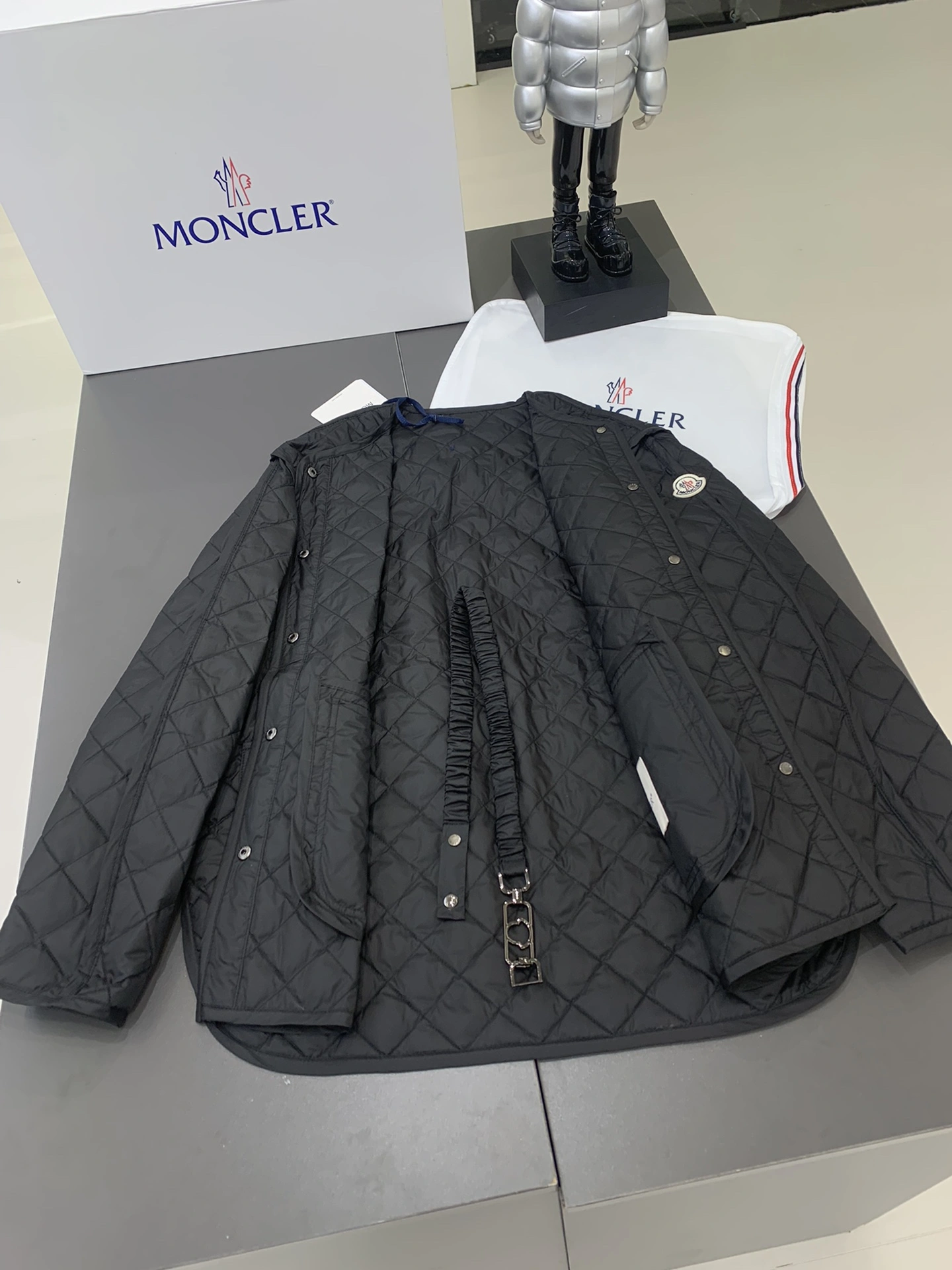 Moncler Down Jackets Popular 146685