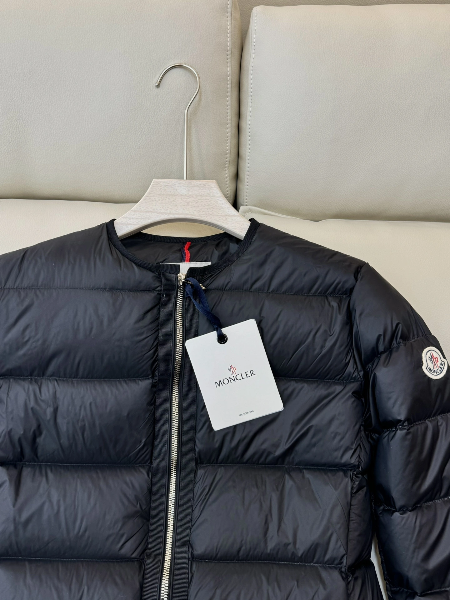 Moncler Down Jackets Bright 146683